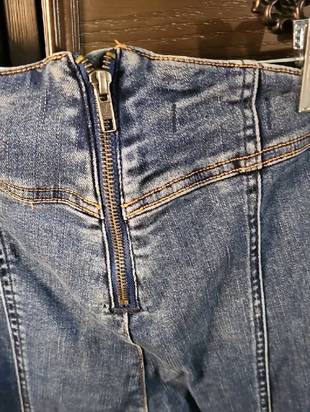We The Free Mid/Washed Blue Skinny Jeans Zippers on Back and Ankles-27 Curvy - Picture 7 of 7